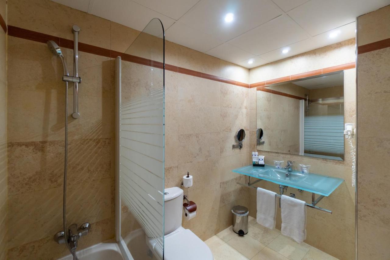 Hotel Ms Maestranza Малага Екстериор снимка