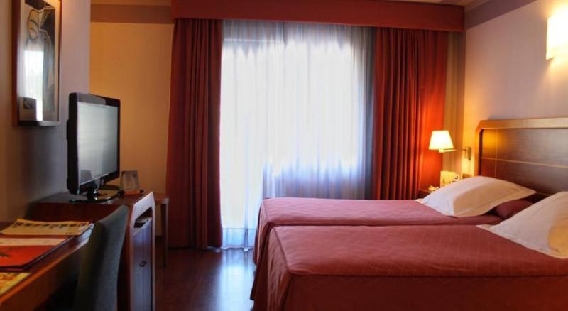 Hotel Ms Maestranza Малага Стая снимка